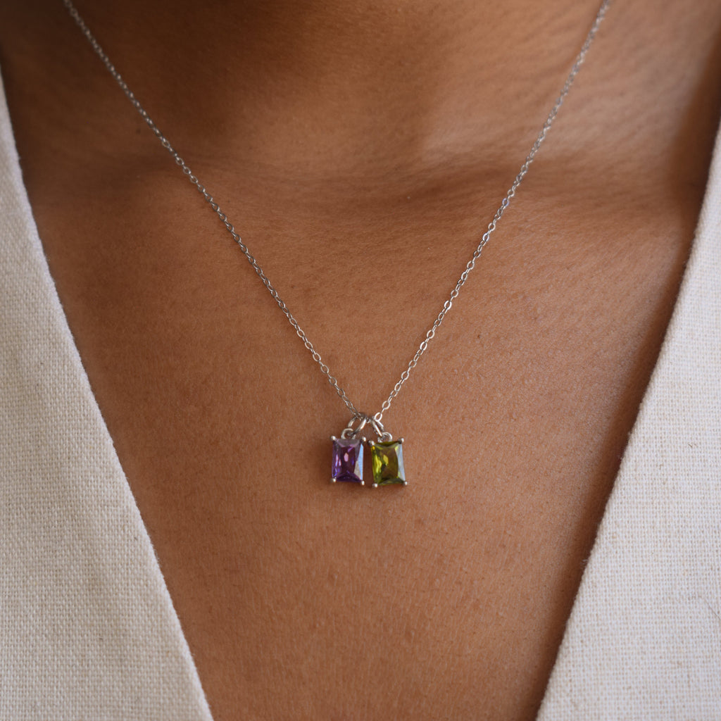 Close-up of clasp and cable chain on personalized birthstone necklace – adjustable silver jewelry